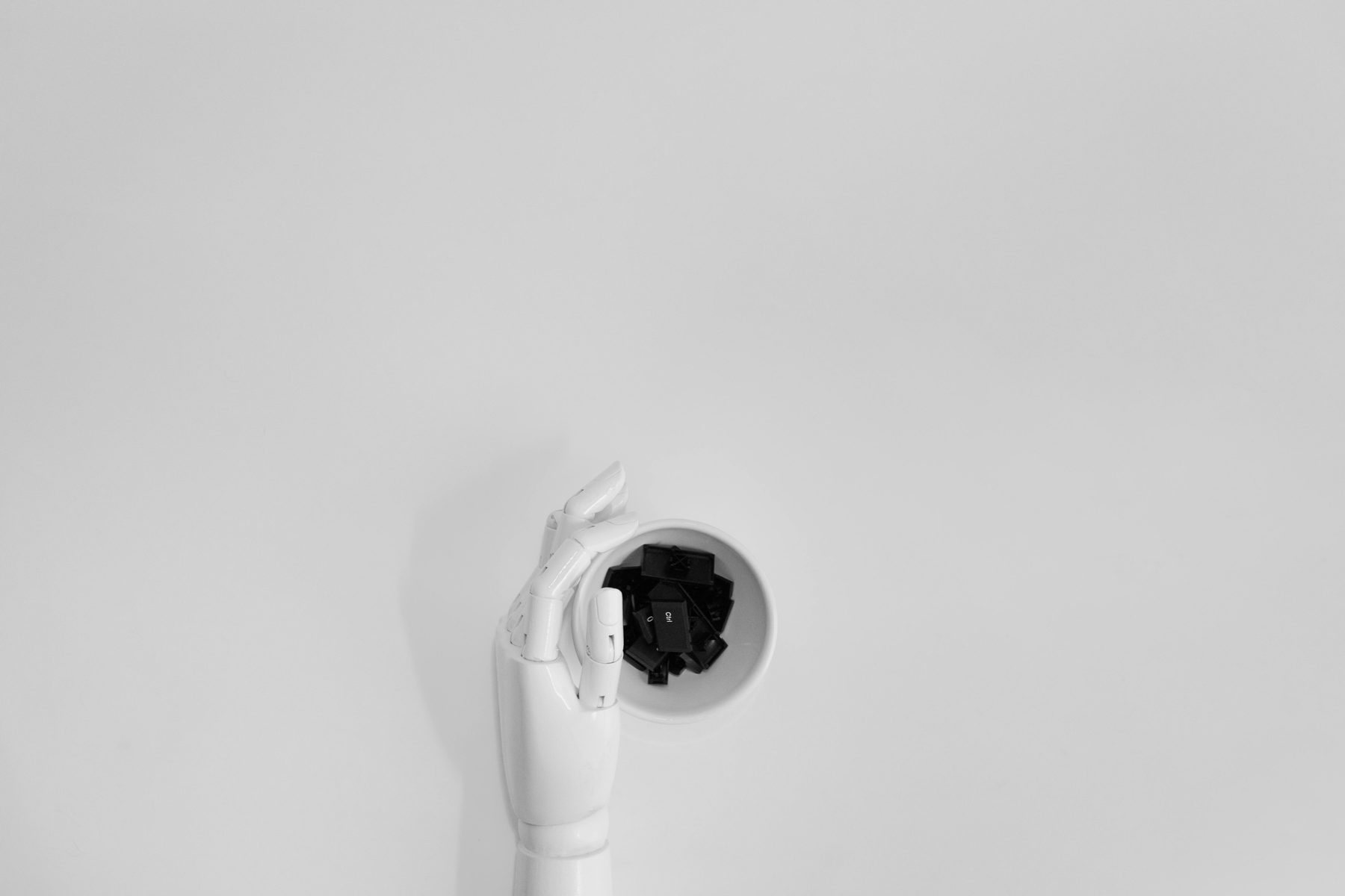 A robotic hand, the technology NoviStaf helps teams adopt